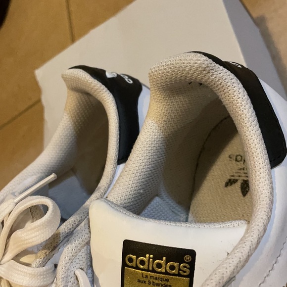 Adidas white and black superstar sneakers, size: US 4.5 - Picture 4 of 4